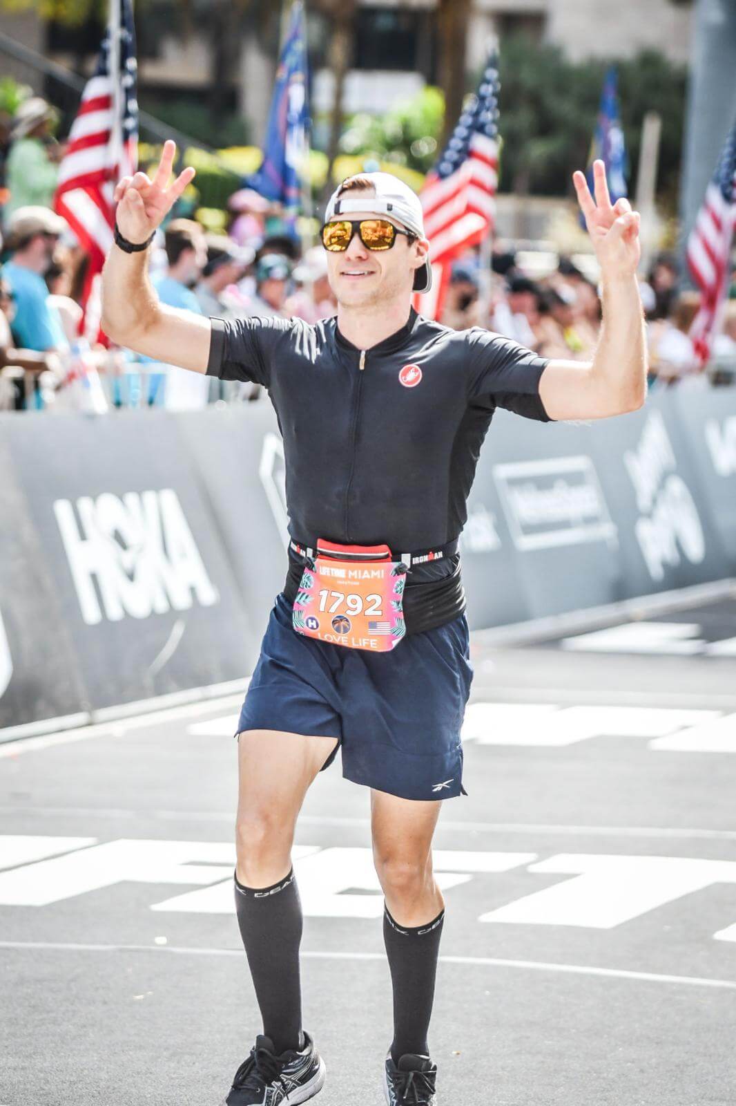 Dr. Dimitrov form Love Your Jaws running at Miami Marathon.